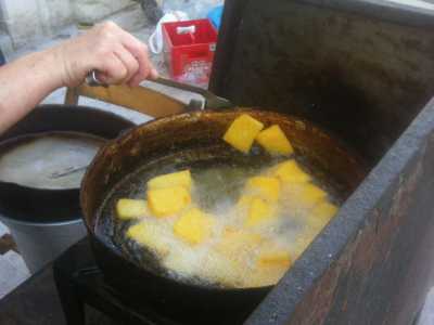 Le sgagliozze in preparazione di Maria la pantofolaia